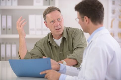 Moitas veces, o paciente aprende sobre a presenza de prostatite crónica só durante unha visita ao médico.